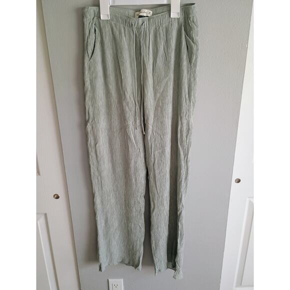 Abercrombie & Fitch Pants - Abercrombie and Fitch women's pants size medium
